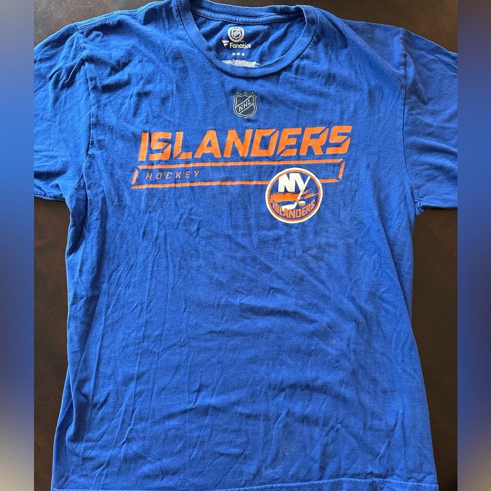 Mens NHL NY Islanders Fanatics Tee, Size Medium